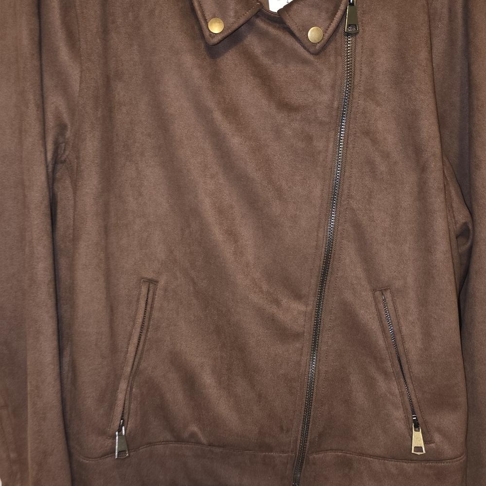Chic Women's Brown Leather Jacket - Picture 9 of 11